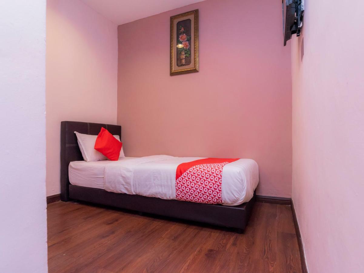 Oyo 44026 98 Hotel Τζόχορ Μπάχρου Εξωτερικό φωτογραφία