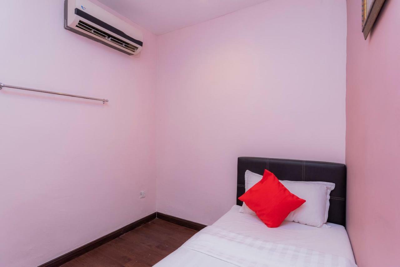 Oyo 44026 98 Hotel Τζόχορ Μπάχρου Εξωτερικό φωτογραφία
