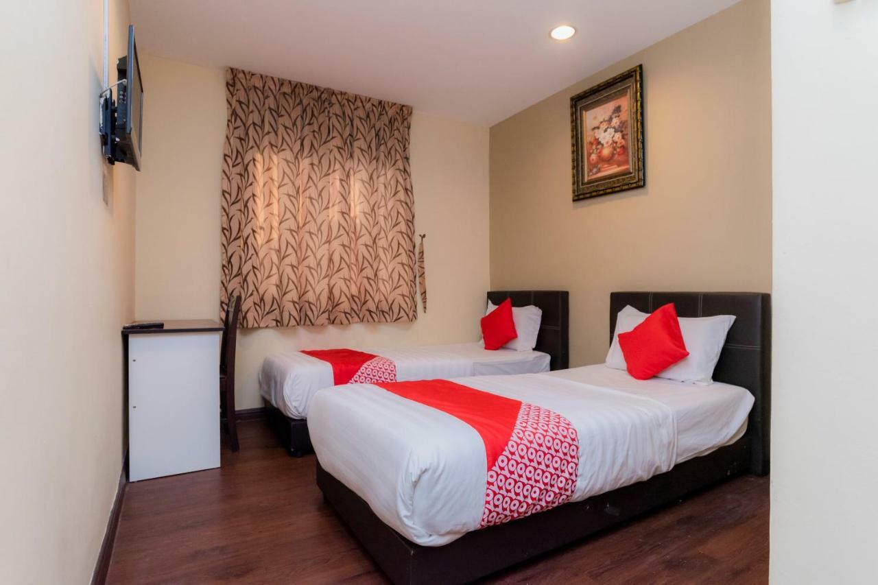 Oyo 44026 98 Hotel Τζόχορ Μπάχρου Εξωτερικό φωτογραφία