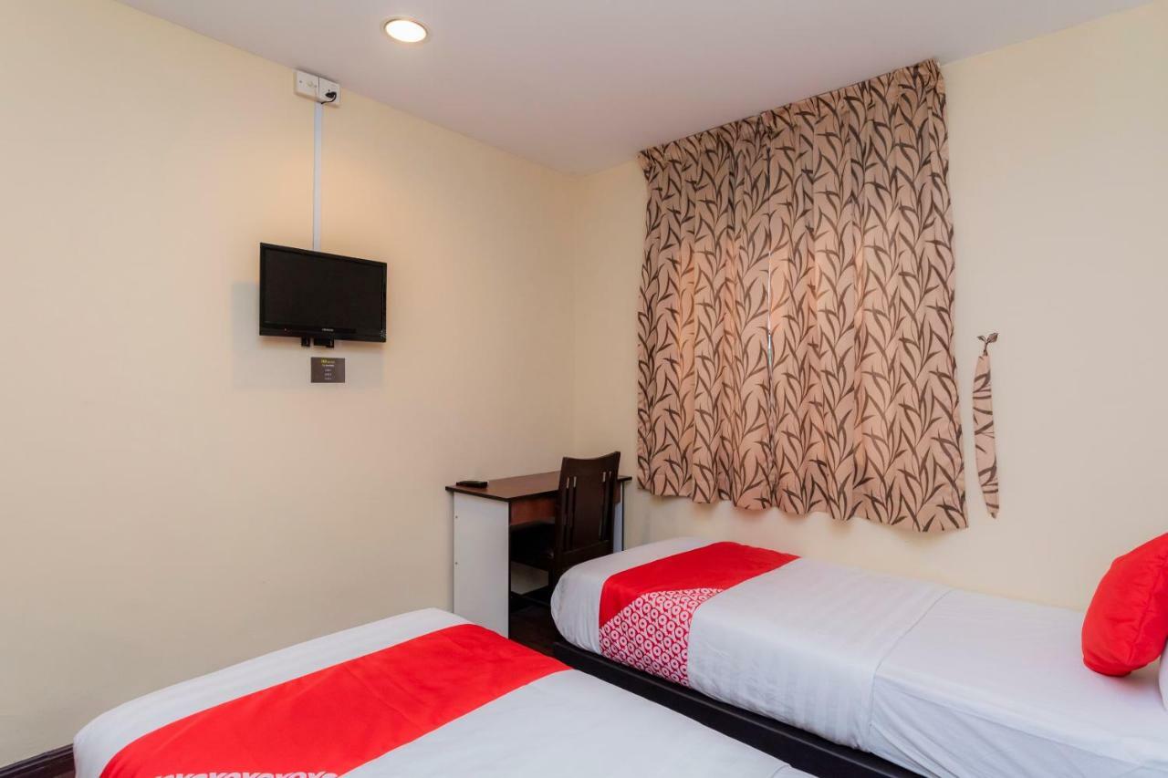 Oyo 44026 98 Hotel Τζόχορ Μπάχρου Εξωτερικό φωτογραφία