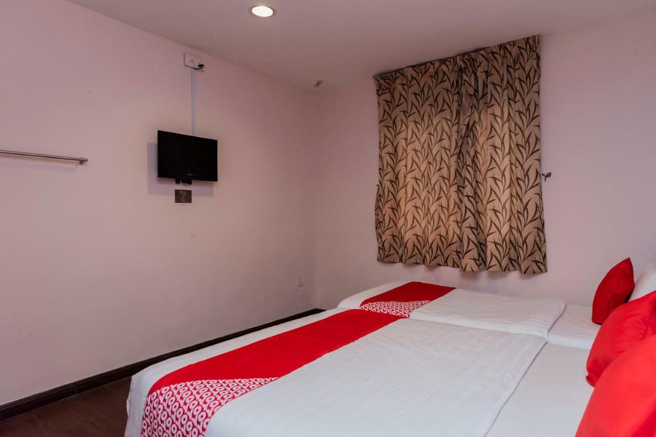 Oyo 44026 98 Hotel Τζόχορ Μπάχρου Εξωτερικό φωτογραφία