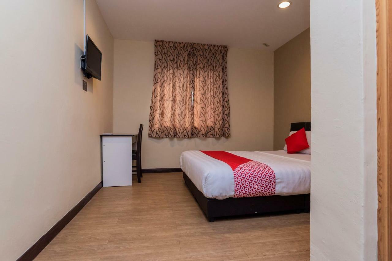 Oyo 44026 98 Hotel Τζόχορ Μπάχρου Εξωτερικό φωτογραφία