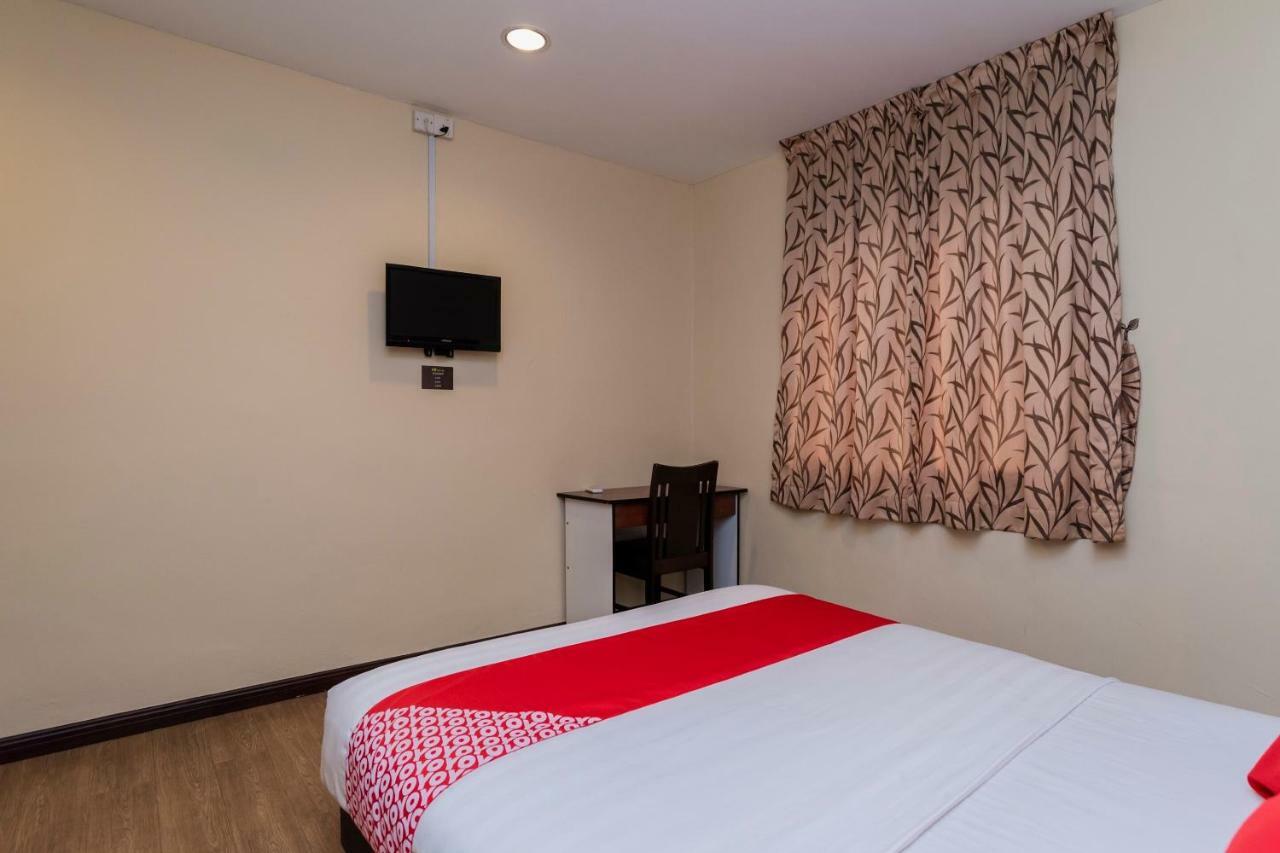 Oyo 44026 98 Hotel Τζόχορ Μπάχρου Εξωτερικό φωτογραφία