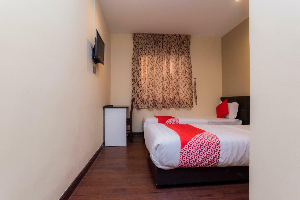Oyo 44026 98 Hotel Τζόχορ Μπάχρου Εξωτερικό φωτογραφία